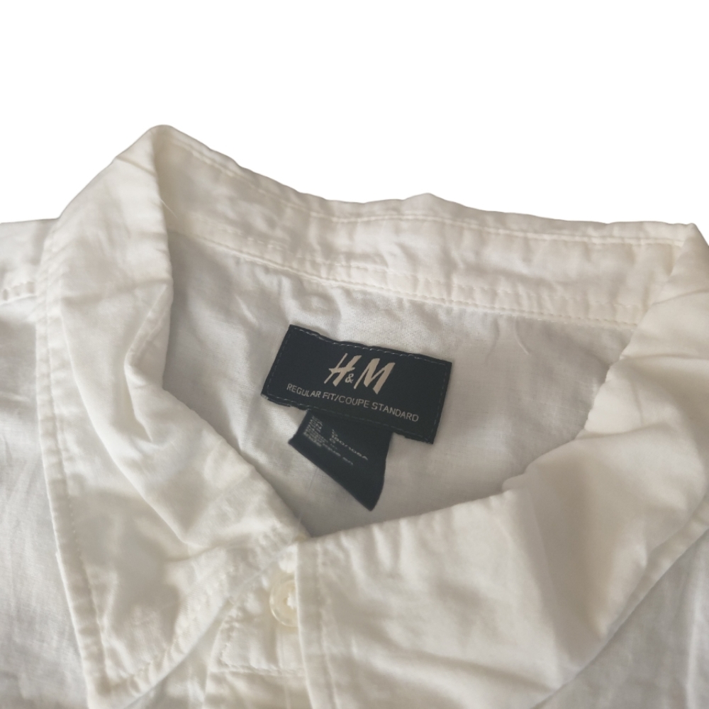 White H&M button up short sleeve - Picture 3 of 12